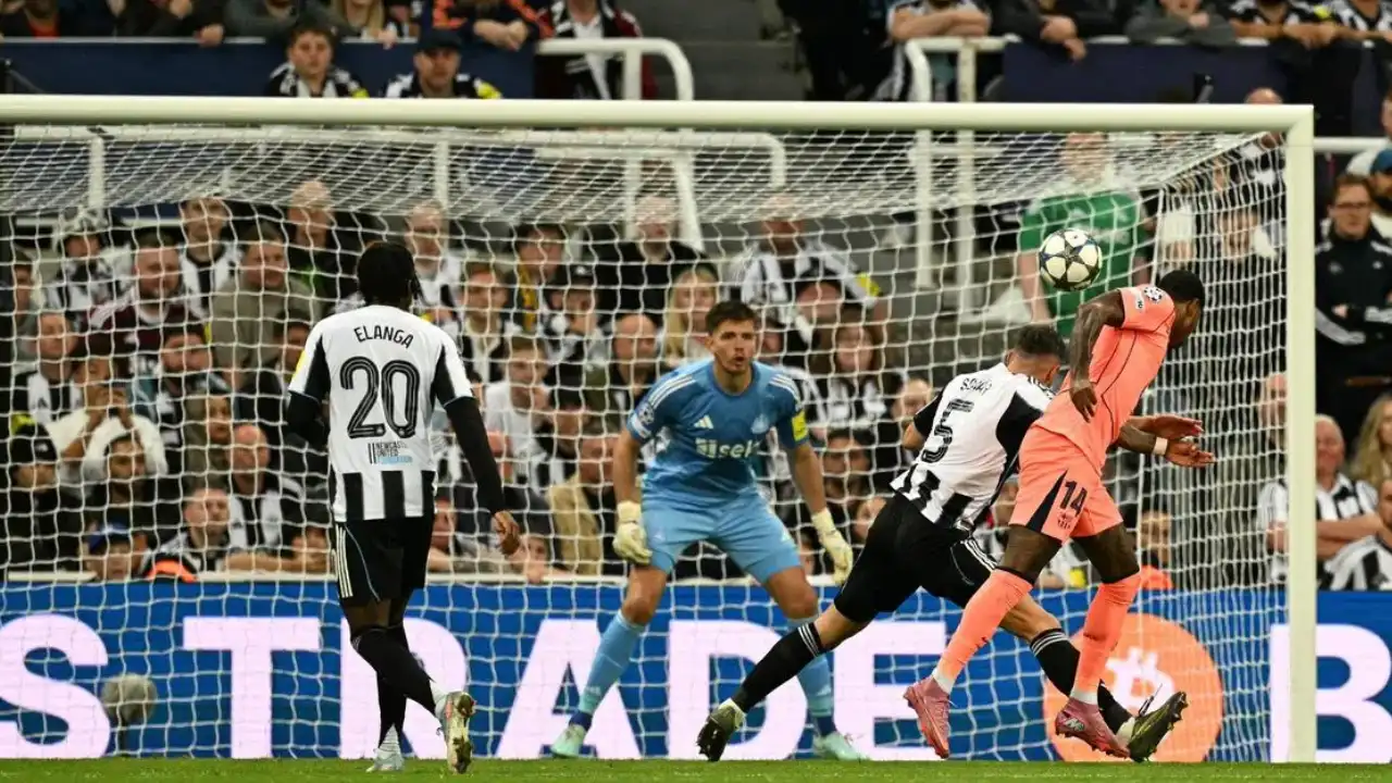Điểm nóng sân cỏ Newcastle vs Barcelona