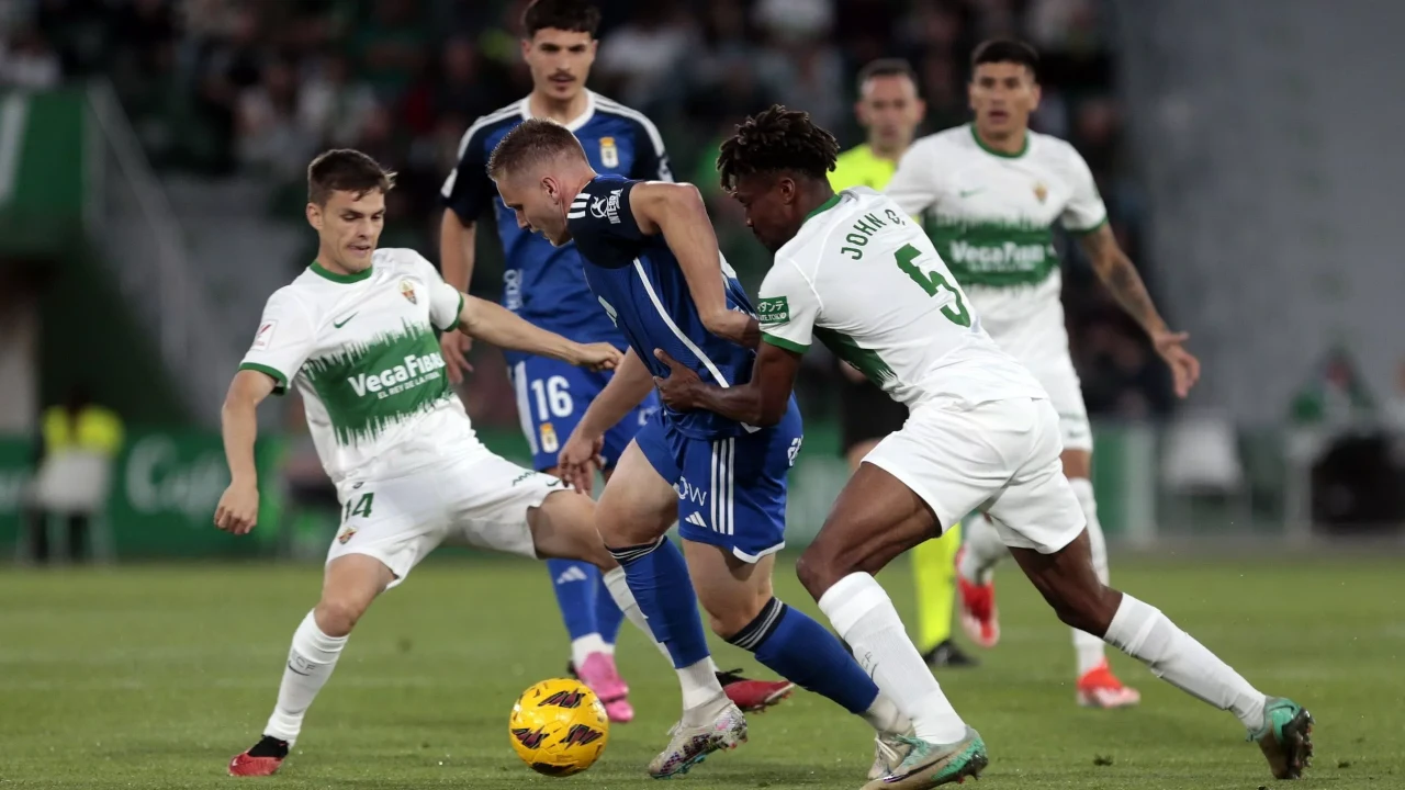 Điểm nóng sân cỏ Real Oviedo vs Elche CF